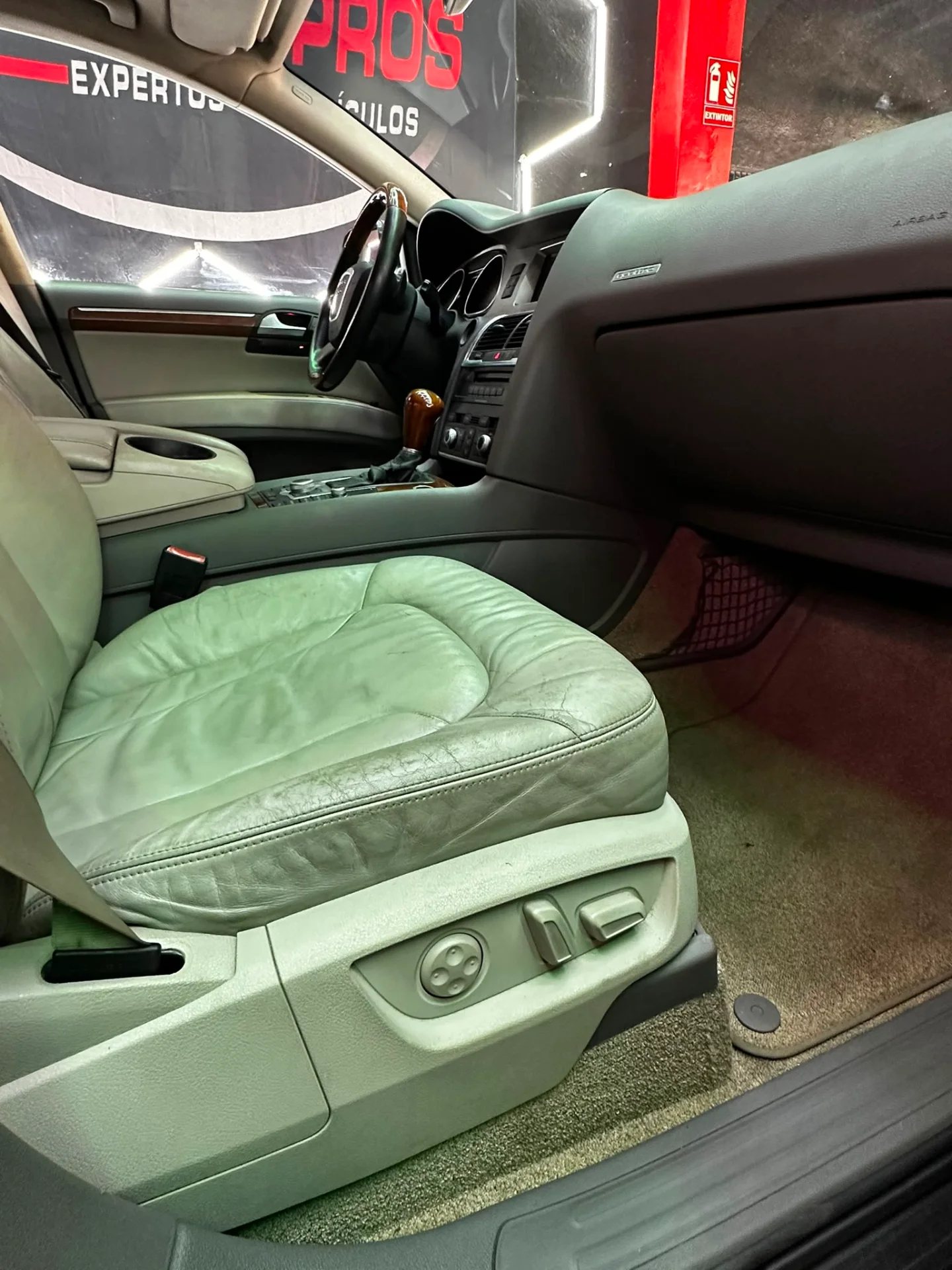 Vehículo completo en Autos Los Detailing Pros
