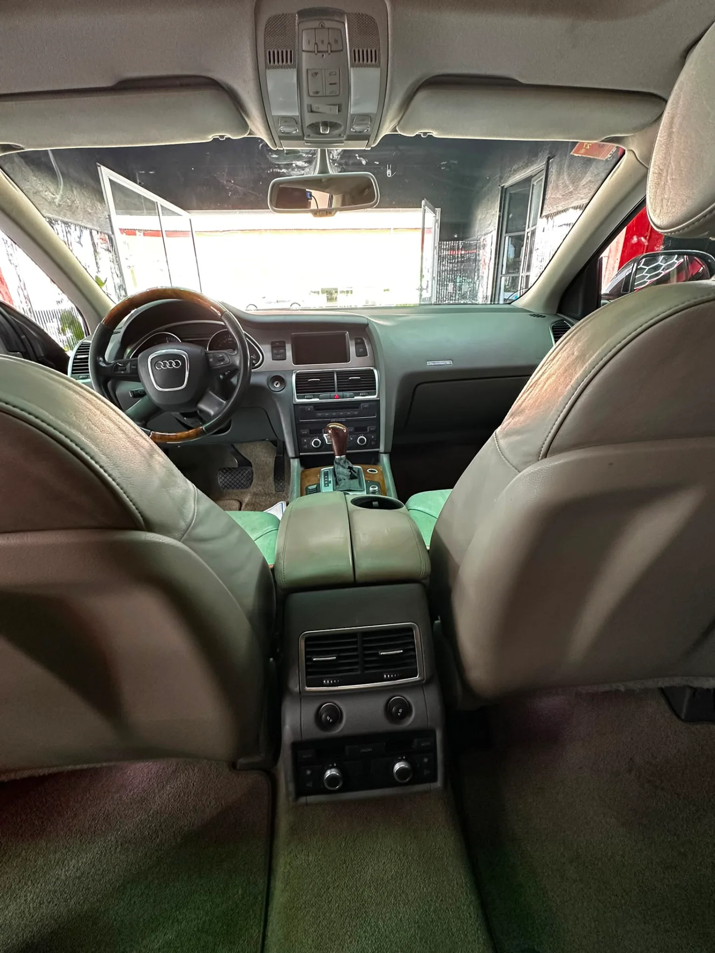 Vehículo completo en Autos Los Detailing Pros