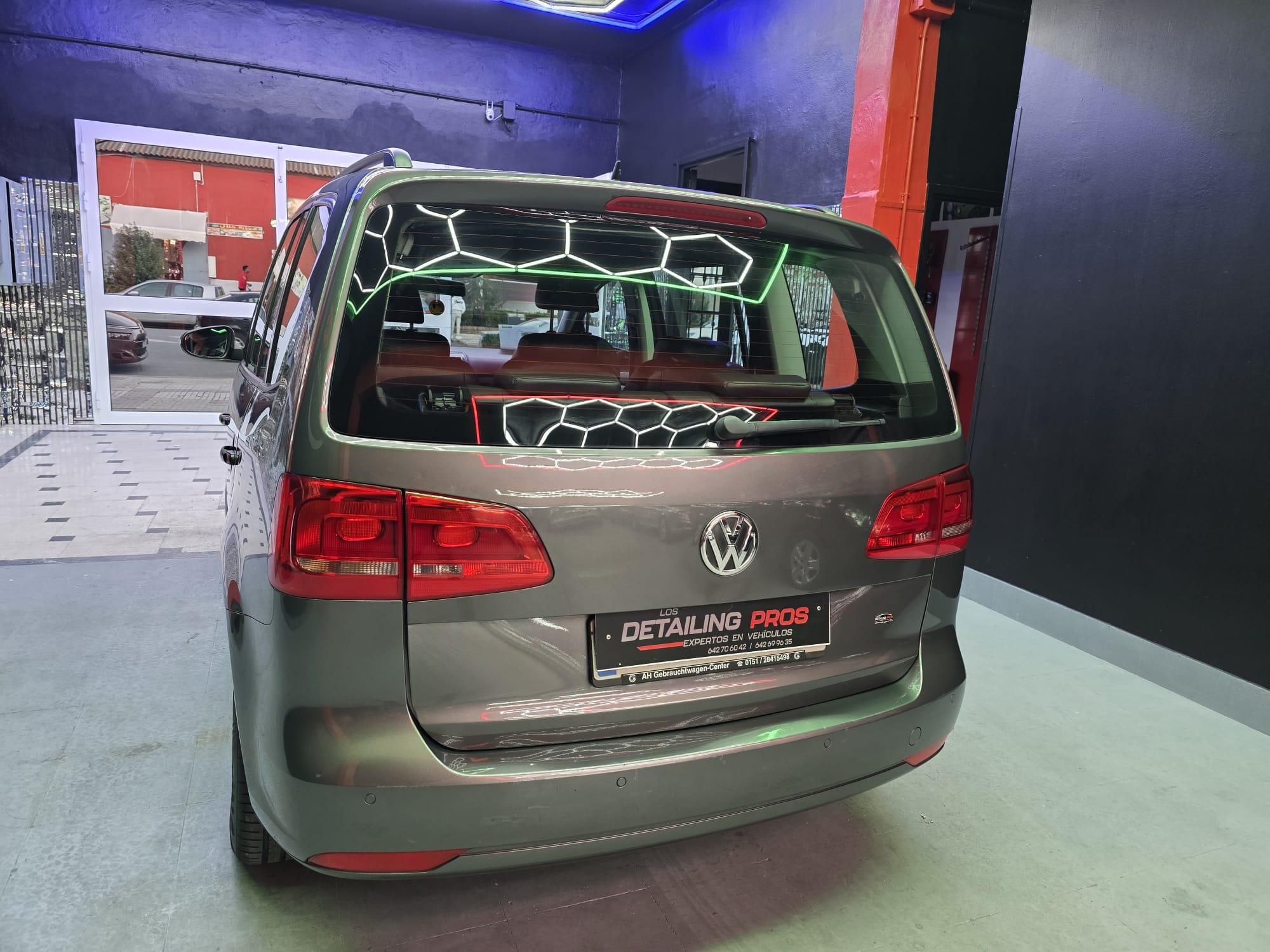 Volkswagen Touran de siete plazas, fotografía 3