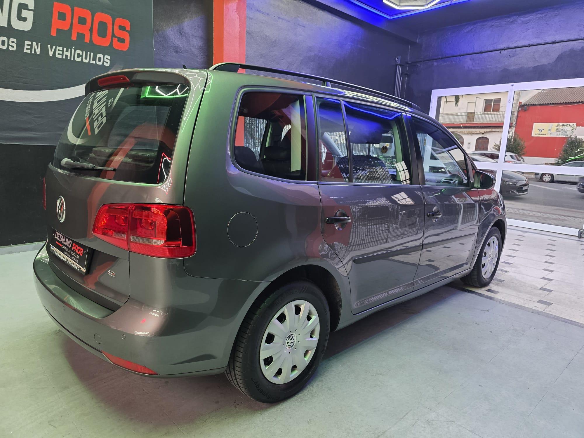 Volkswagen Touran de siete plazas, fotografía 4