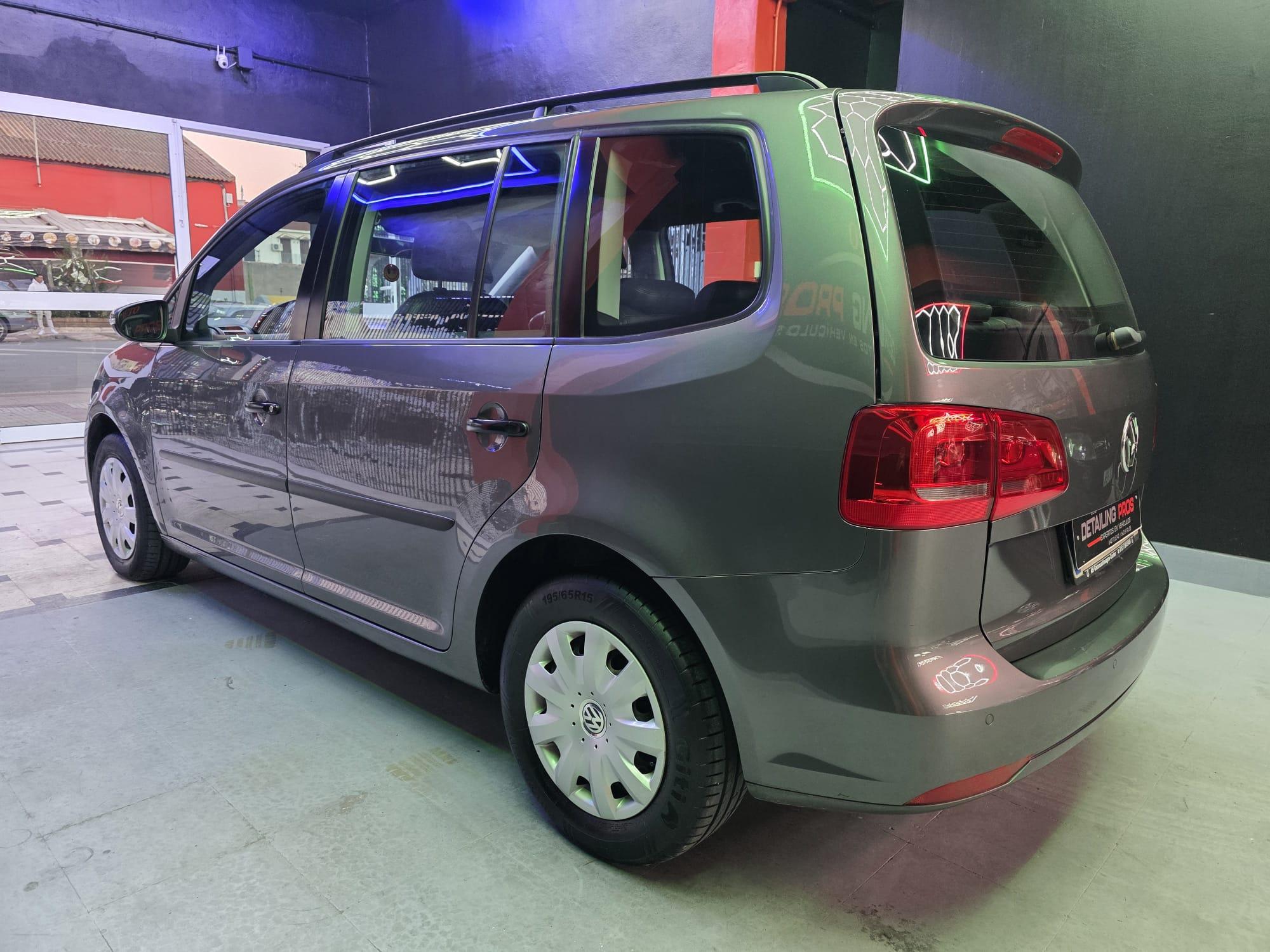 Volkswagen Touran de siete plazas, fotografía 6