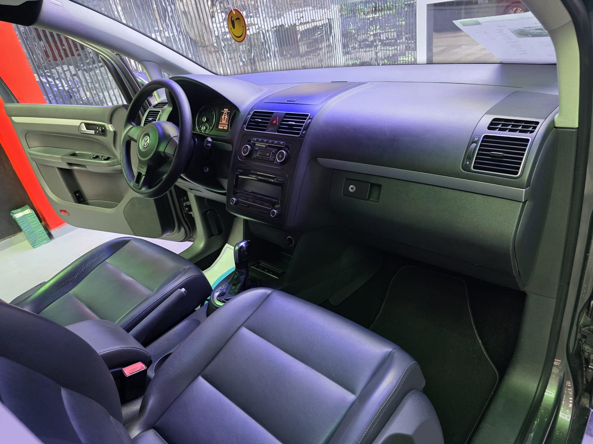 Volkswagen Touran de siete plazas, fotografía 8