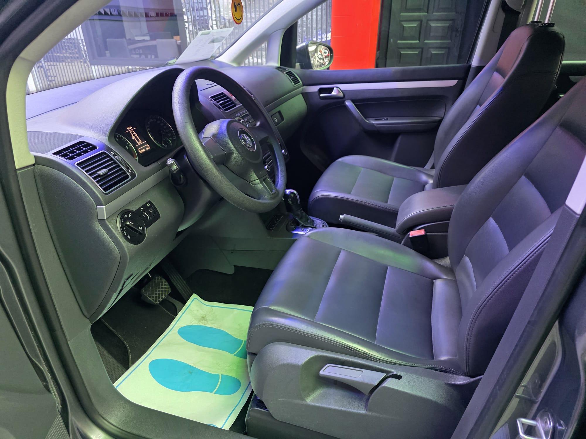 Volkswagen Touran de siete plazas, fotografía 11